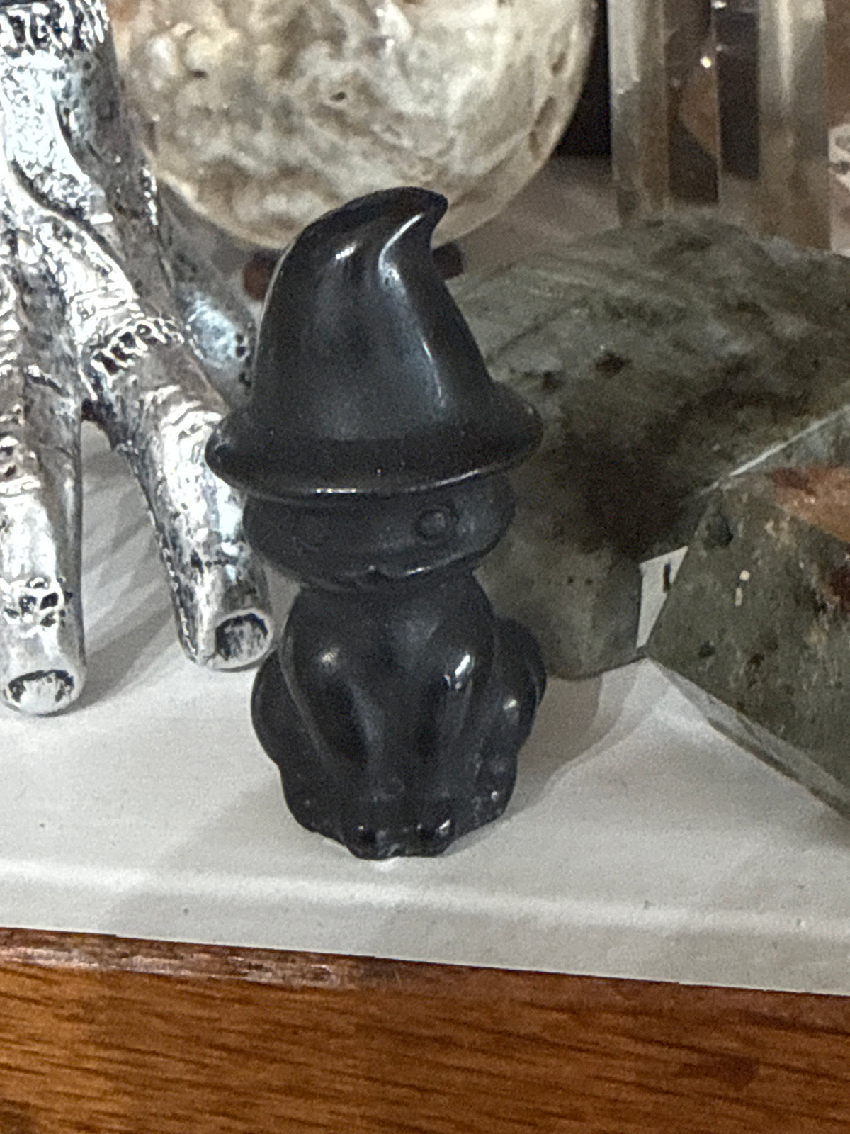 Small Witchy Cat Carving