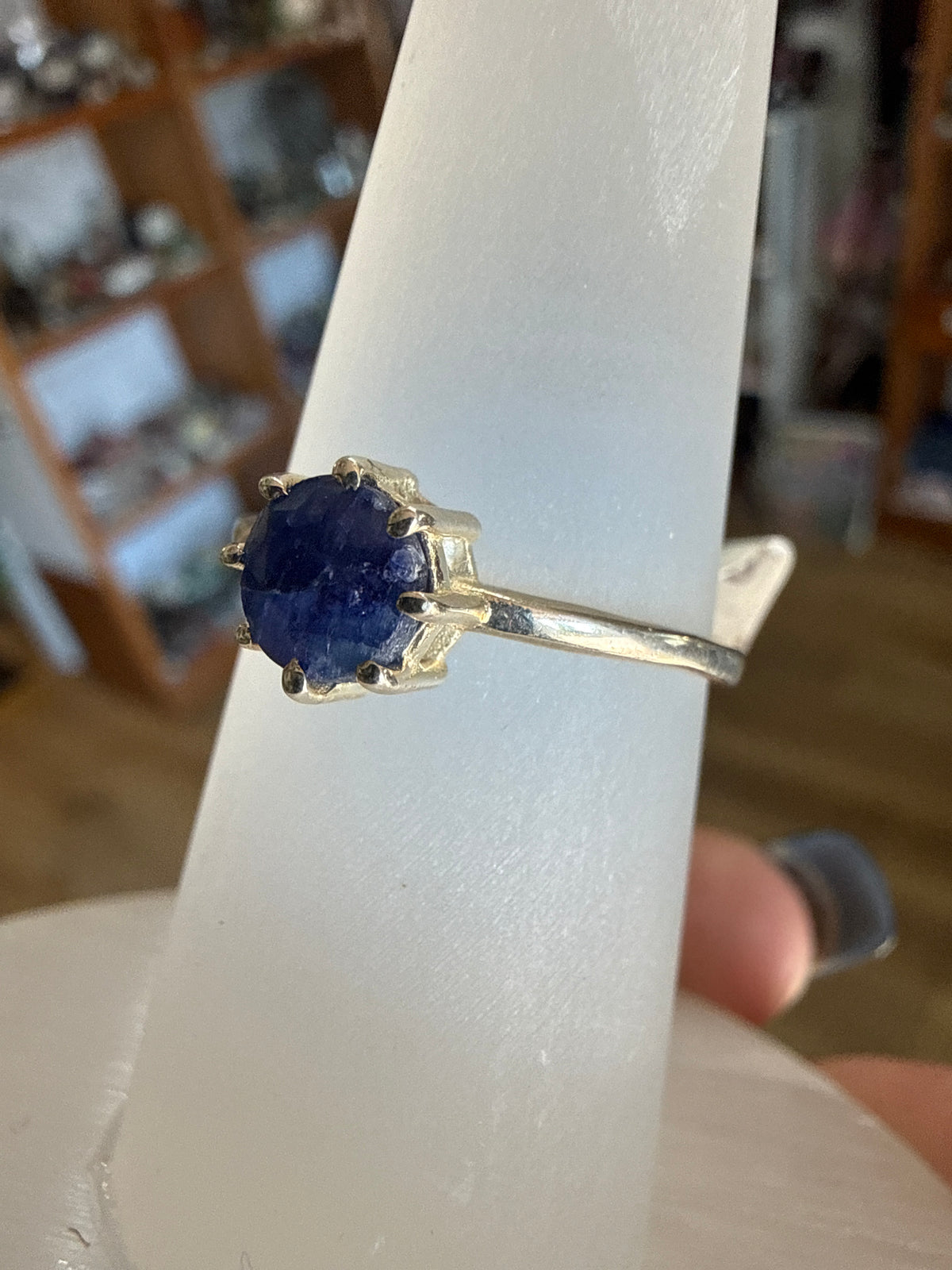 Sapphire size 9